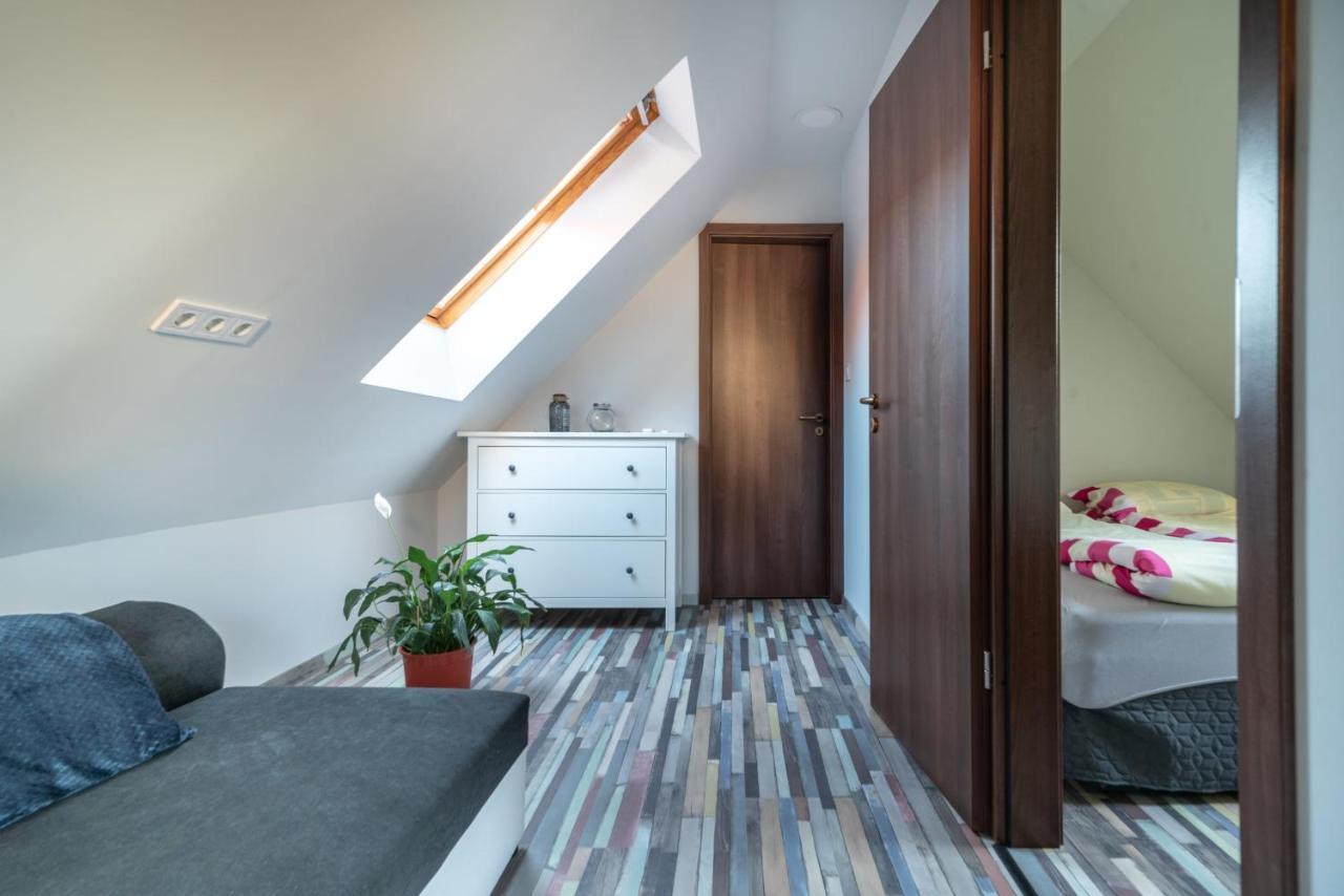 Buzavirag Apartman 凯斯特海伊 外观 照片