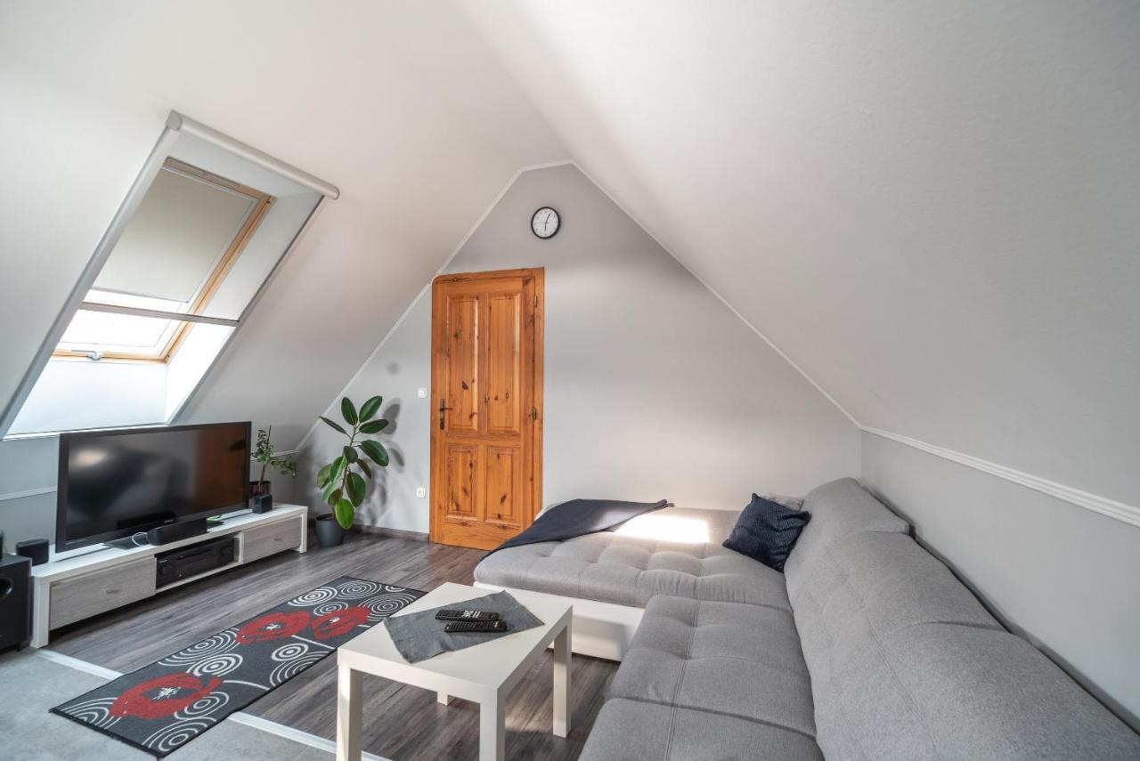 Buzavirag Apartman 凯斯特海伊 外观 照片