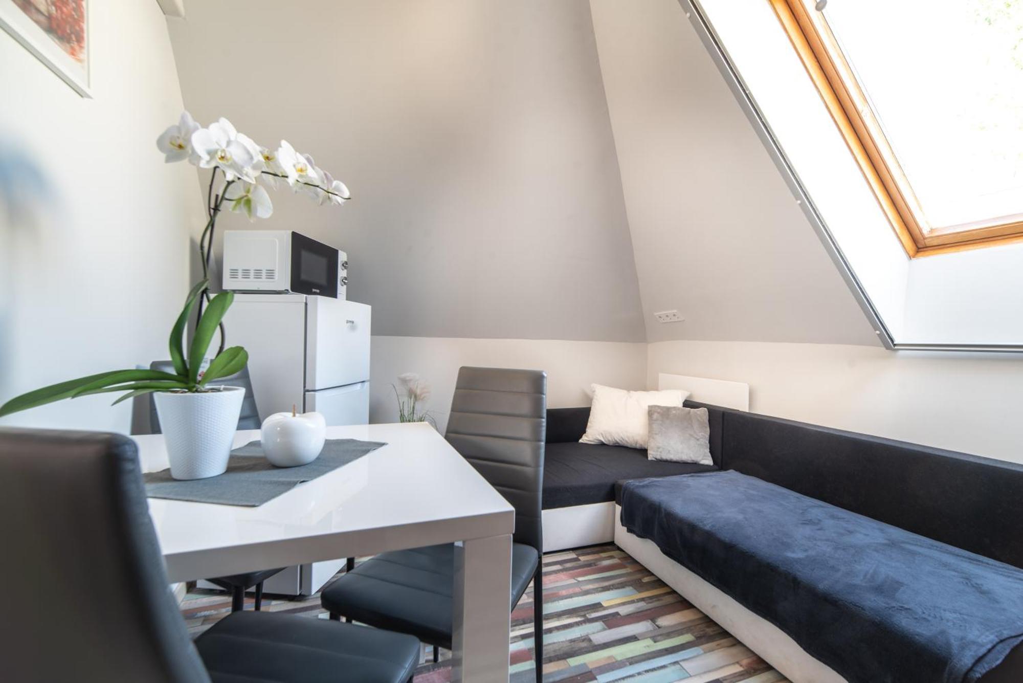 Buzavirag Apartman 凯斯特海伊 外观 照片